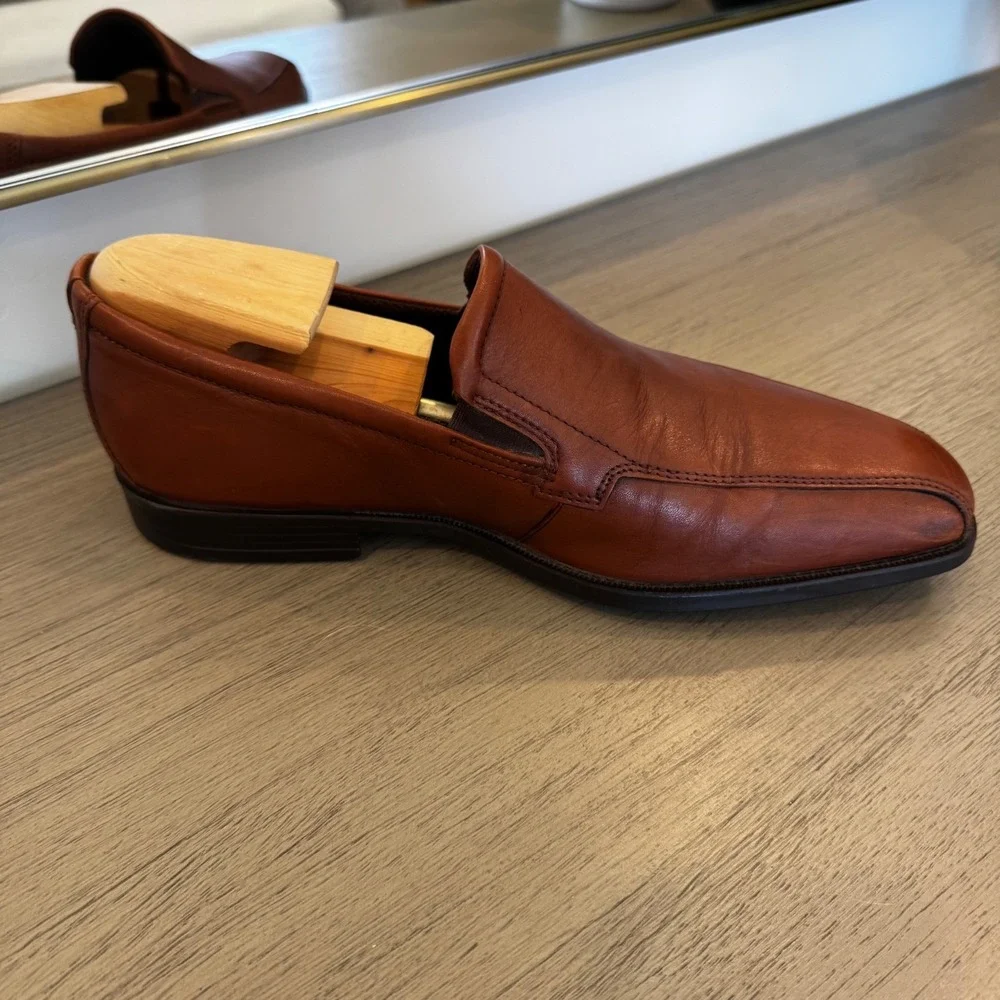ECCO Helsinki Men 9‎ M Cognac Brown Leather Slip On Loafers Square Apron Toe